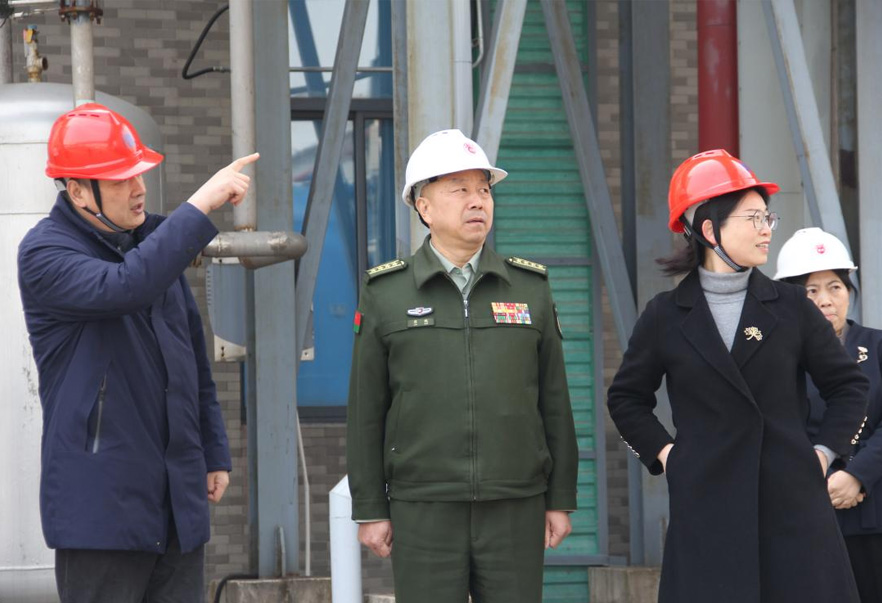 常州市委常委、常州军分区大校司令员廖鹏一行来电子游戏888集团网站调研公司党管武装相关工作